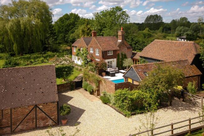 5 bed property, in Trunley Heath Road, £2,350,000