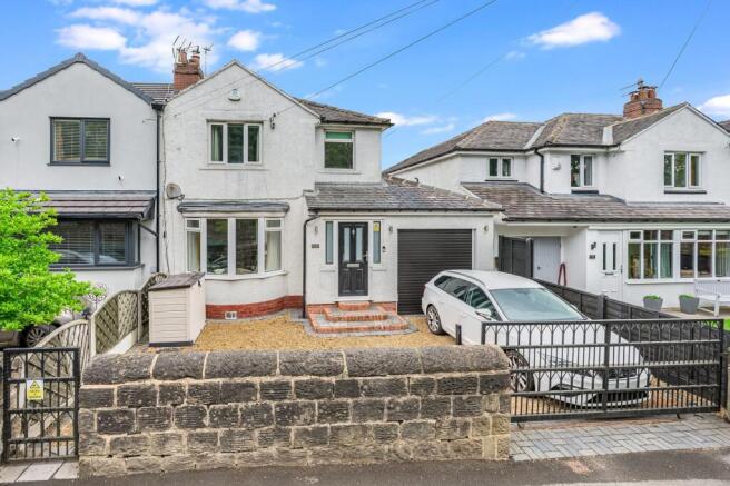 3 bed property, in Bingley Road, £440,000