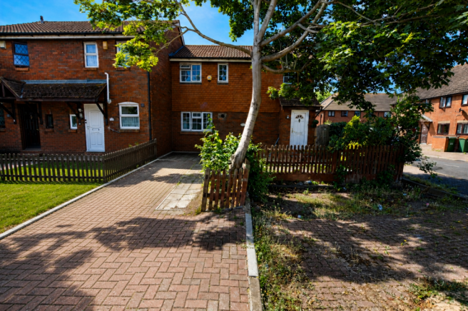 3 bed property, in Dunnock Road, £499,000