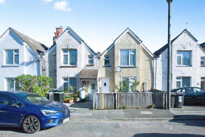 3 bed property, in Portland Road, £240,000