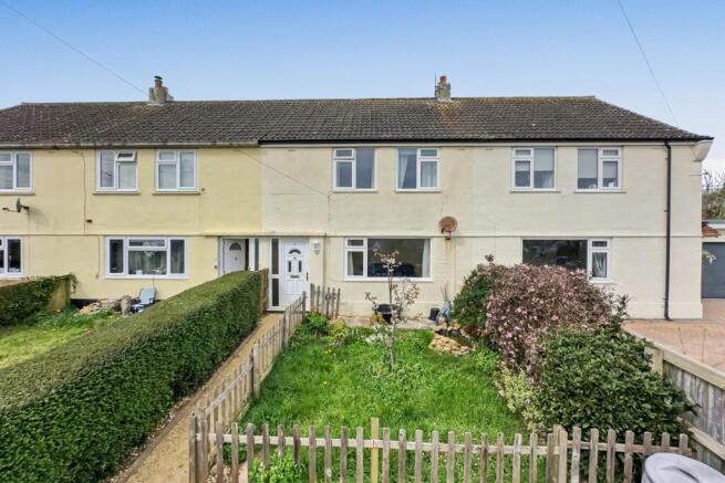 3 bed property, in Shipton Gorge, £300,000