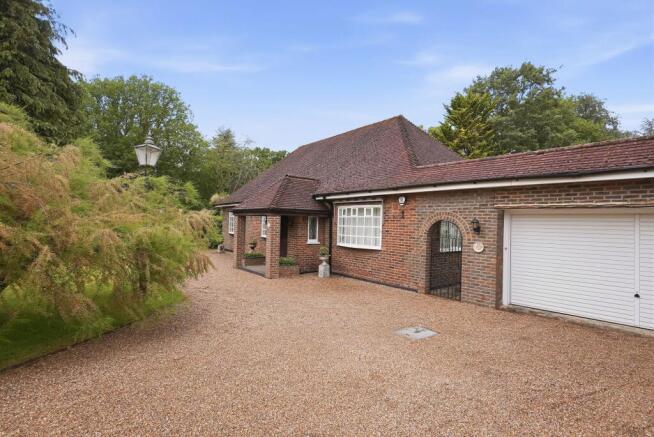 3 bed property, in Hollymead Road, £1,000,000