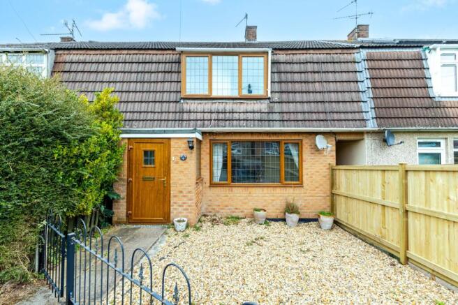 3 bed property, in Orchard Close, £385,000
