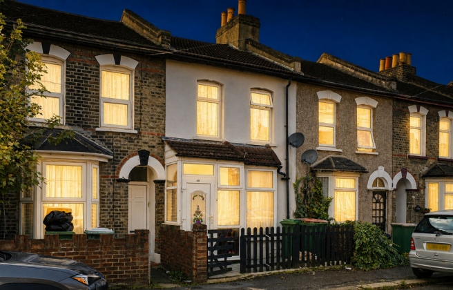 3 bed property, in Tower Hamlets Road, £450,000