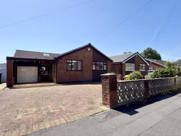 3 bed property, in Sutton Lane, £350,000
