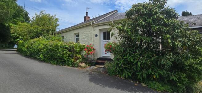 3 bed property, in Garth Road, £395,000