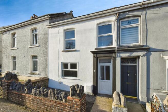 4 bed property, in Heol Y Gors, £149,950