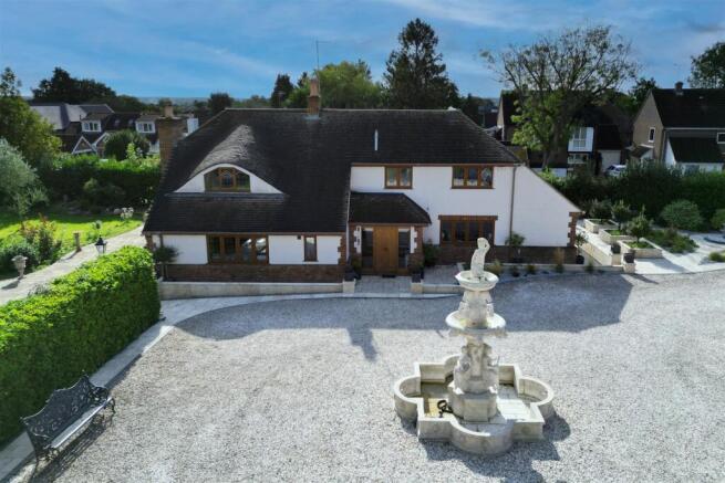 6 bed property, in ** SIGNATURE HOME ** Hay Green Lane, £2,000,000