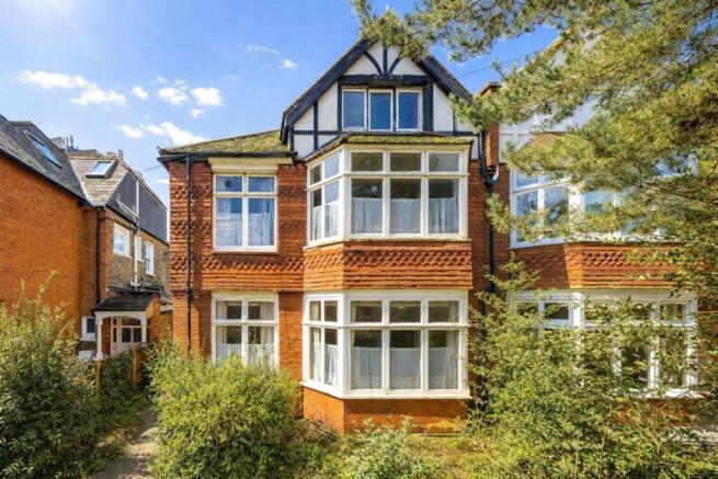 6 bed property, in Rodenhurst Road, £1,650,000
