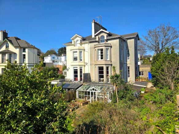 5 bed property, in Chelston, £450,000
