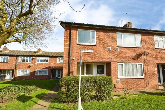 2 bed property, in Metcalfe Close, £75,000