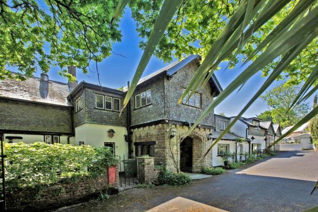 5 bed property, in Babbacombe Road, £657,000