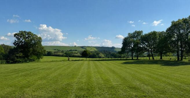 Land, in Weavers Lane, £4,000,000