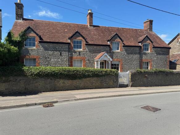 5 bed property, in Station Road, £700,000