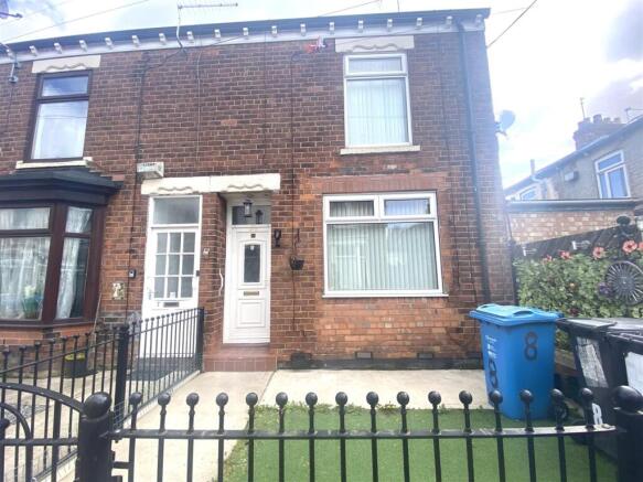 2 bed property, in Ivanhoe Villas, £75,000