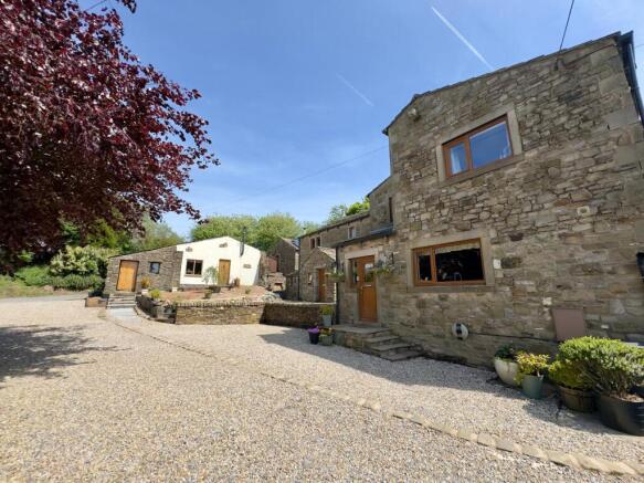 3 bed property, in Ridehalgh Lane, £575,000
