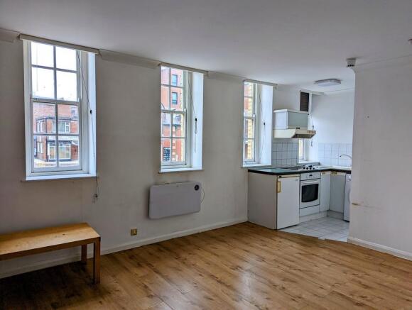 1 bed property, in 120 West Bar, £50,000