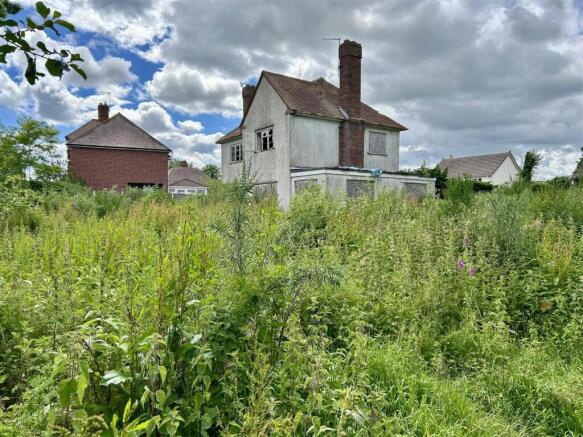 3 bed property, in Longacre, £350,000
