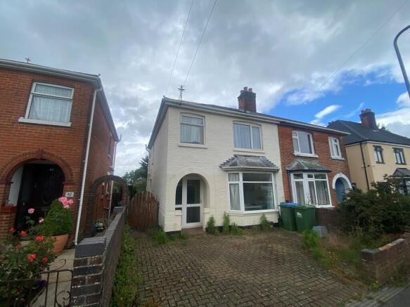 3 bed property, in Lilac Road, £320,000