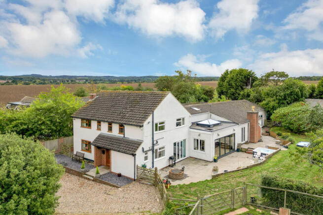 5 bed property, in Carr Lane, £895,000