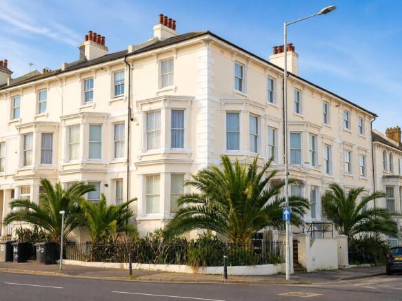 2 bed property, in Pevensey Road, £163,000