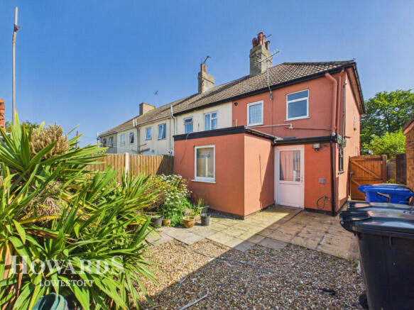 3 bed property, in Field Lane, £160,000
