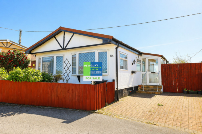 3 bed property, in Trenance Caravan Park, £165,000