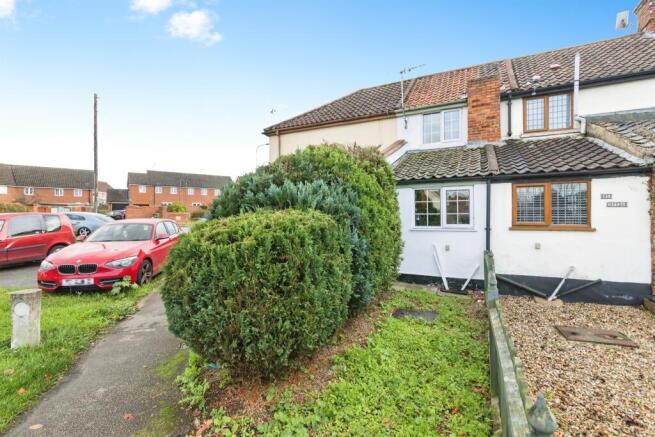 1 bed property, in Beccles Road, £140,000