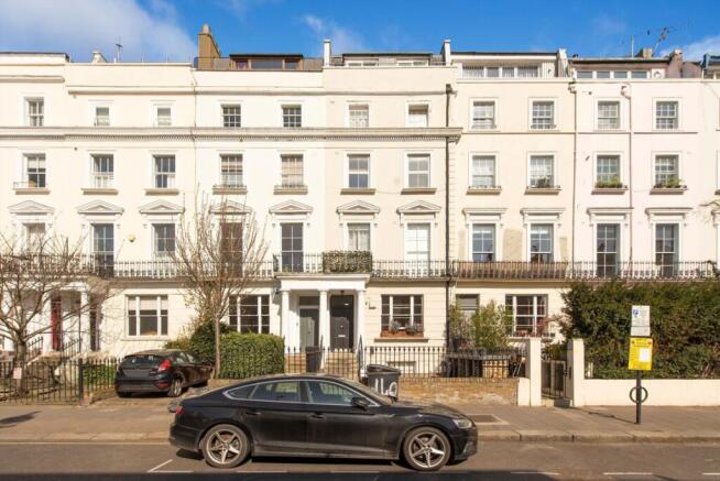 2 bed property, in Westbourne Grove, £1,050,000