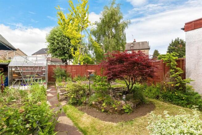 2 bed property, in Wester Broom Drive, £270,000