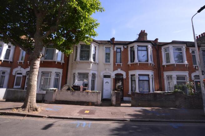 3 bed property, in Shelley Avenue, £550,000