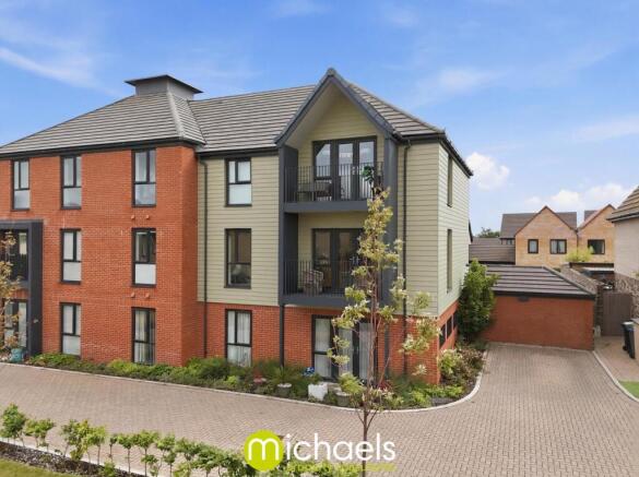 2 bed property, in Holmhill Drive, £220,000