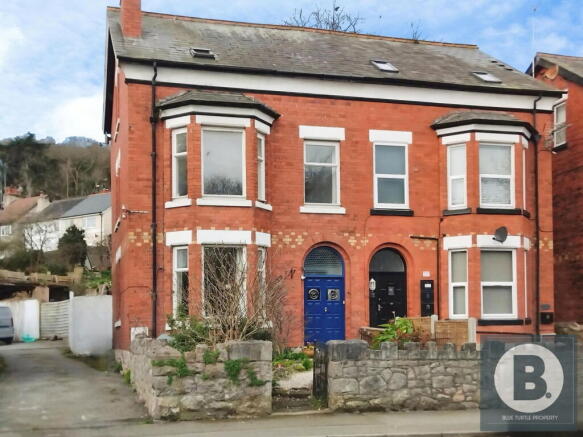 6 bed property, in Abergele Road, £275,000