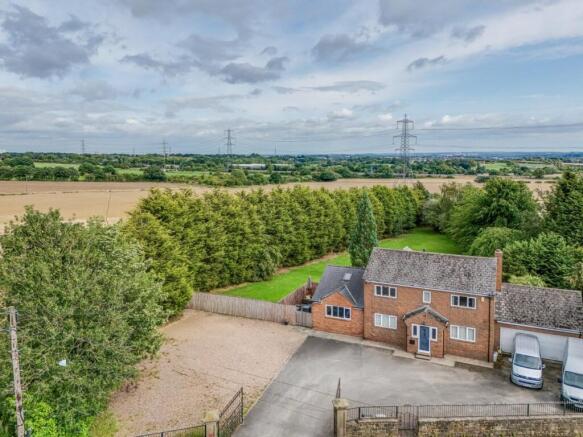 4 bed property, in Woodhouse Lane, £725,000