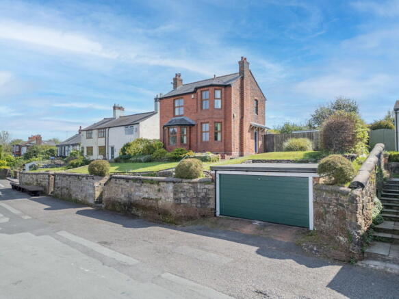 3 bed property, in Summer Lane, £400,000