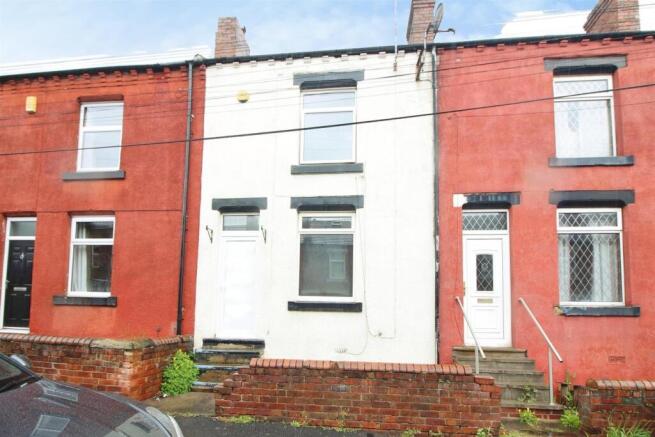 2 bed property, in Marshall Street, £110,000
