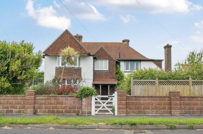 6 bed property, in 6 Vincent Road, £650,000