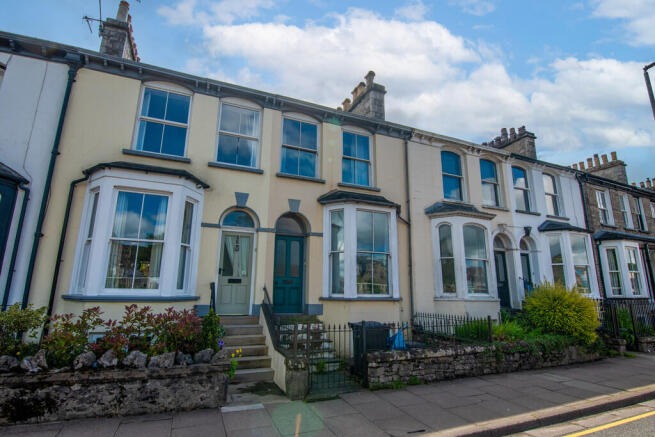 3 bed property, in 57 Aynam Road, £265,000