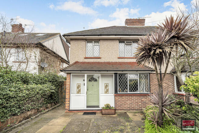 3 bed property, in Arnold Road, £550,000