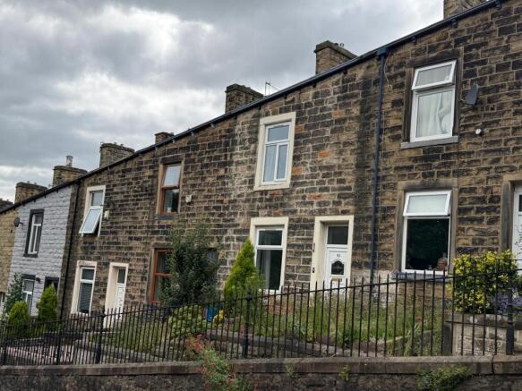 2 bed property, in 82 Colne Lane, £50,000