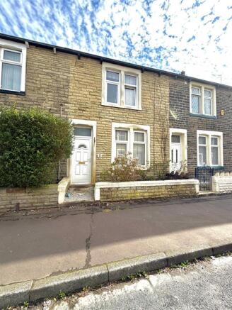 4 bed property, in Hinton Street, £120,000