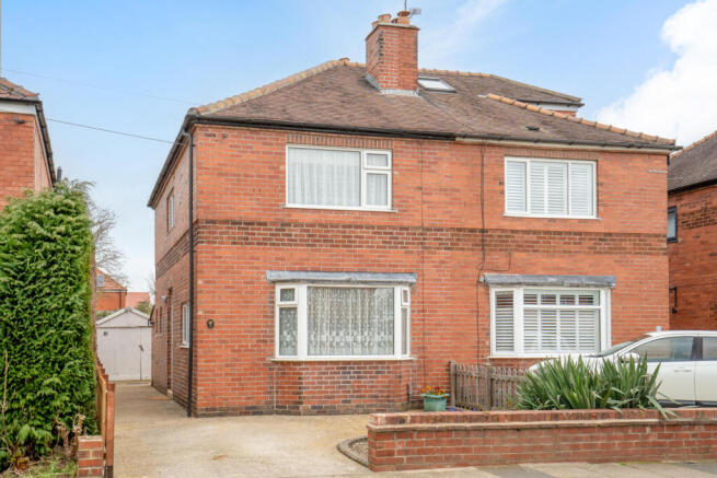 3 bed property, in Danum Road, £350,000