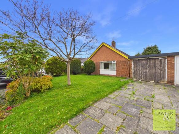 2 bed property, in Brookside Lane, £375,000