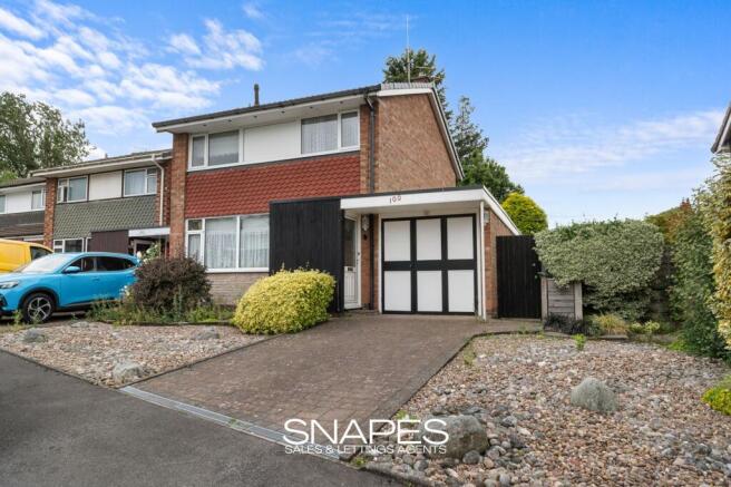 3 bed property, in Crossefield Road, £375,000
