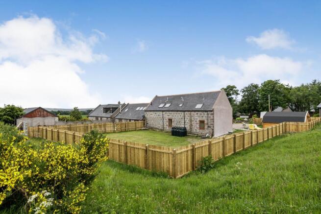 6 bed property, in South Linn, £525,000
