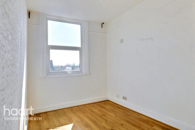 2 bed property, in Brigstock Road, £240,000