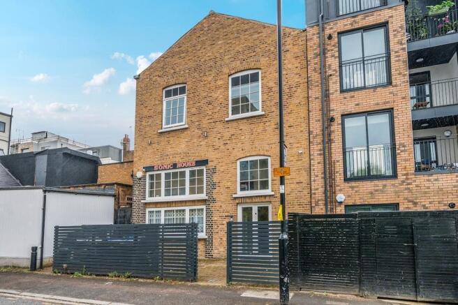 8 bed property, in Sonic House, £1,500,000