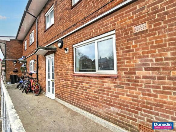 3 bed property, in Edgewood Road, £105,000