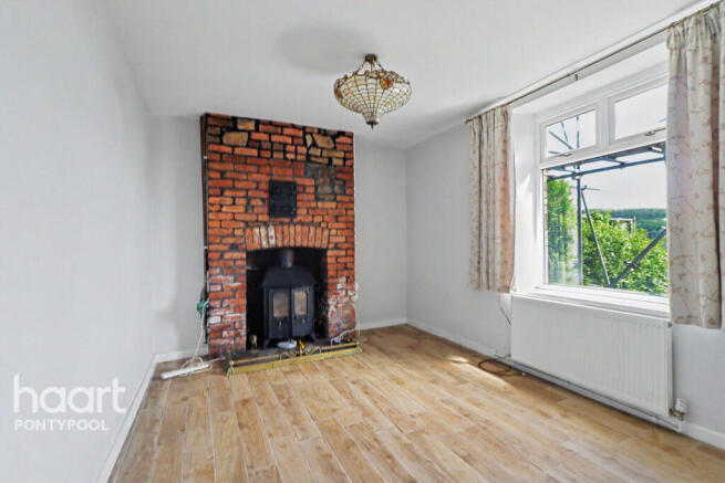 3 bed property, in Waterloo Road, £135,000