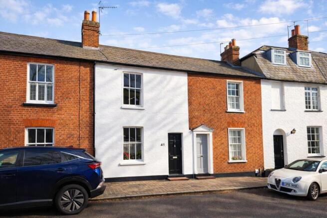 2 bed property, in Sopwell Lane, £550,000